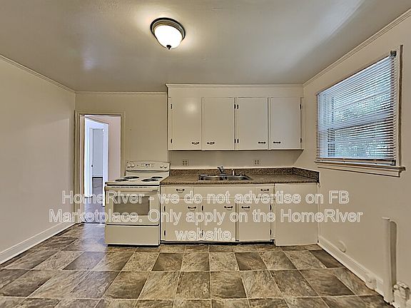 3rd image of 323 N Magnolia St