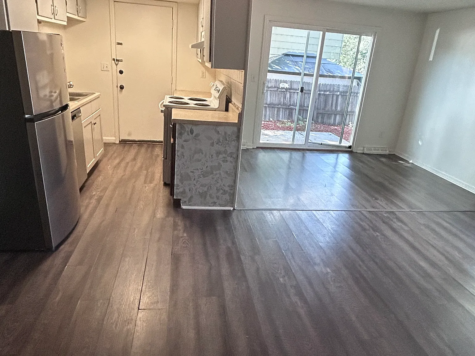 2 bed, 1000 sqft, $1,500 — Photo 2