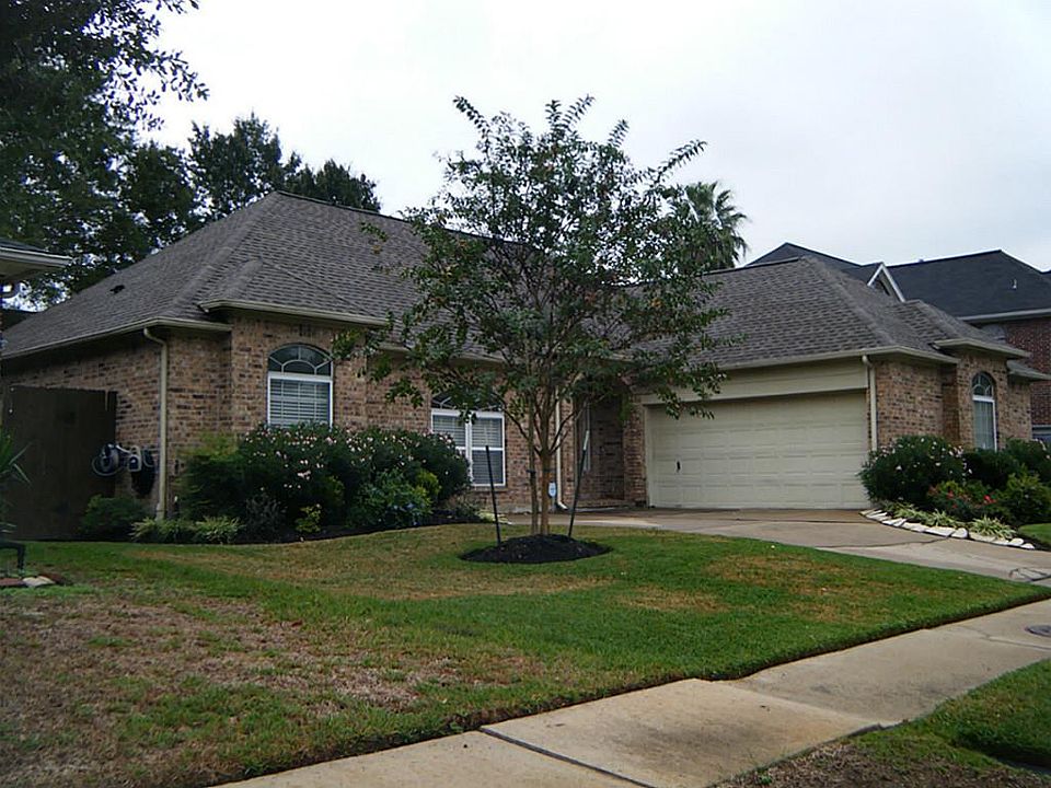 1st image of 16010 Mountain Shadows Dr