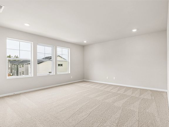 3rd image of 3933 Boxcar Ct NE