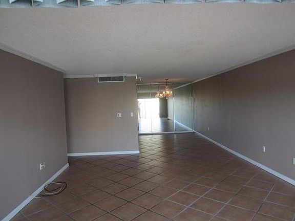 5th image of 550 Ocean Dr APT 7G