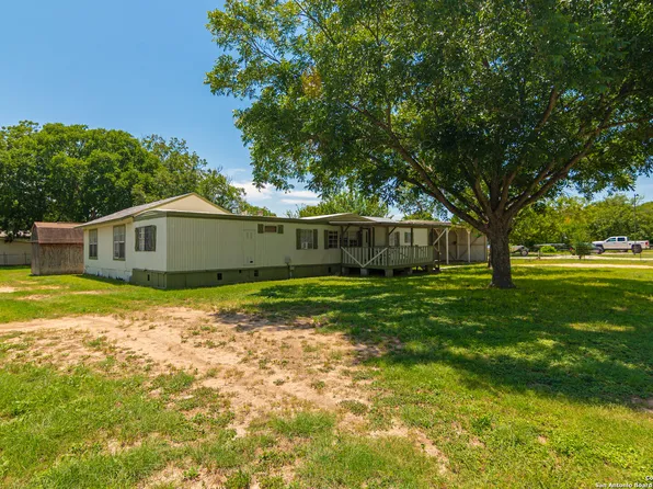 124 Arthur, McQueeney, TX 78123