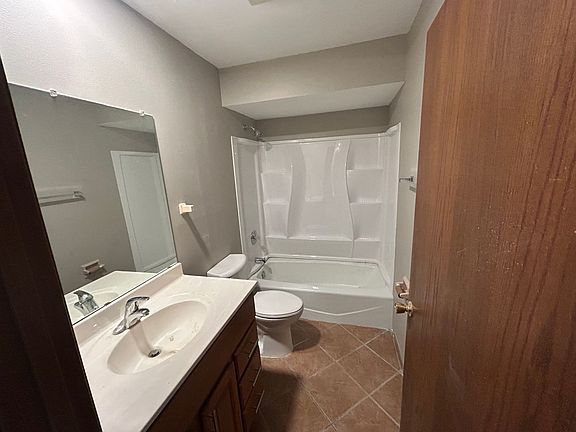 5th image of 1345 Camden Way APT B