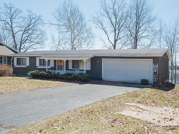2nd image of 47695 Lakeview Dr
