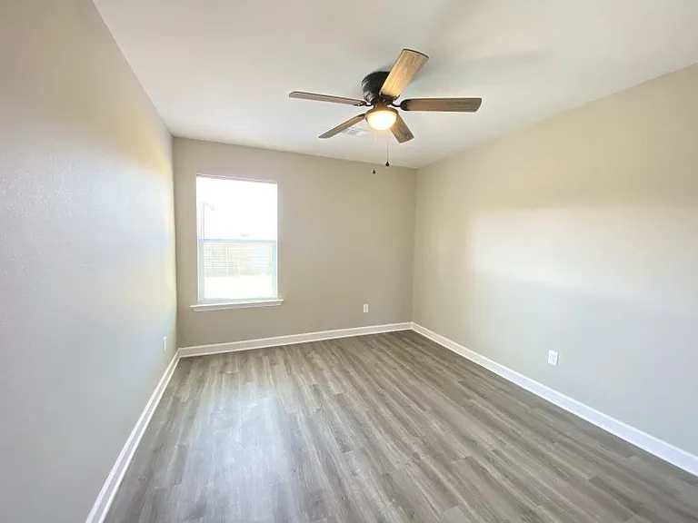 627 Timberline Rd — Photo 7