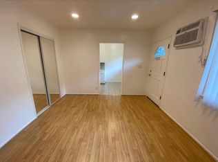 1815 10th St #2, Santa Monica, CA 90404