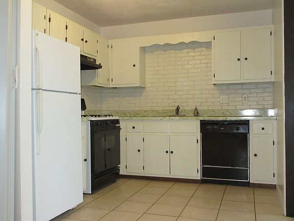 4th image of 2312 Buttercup Ln #2312