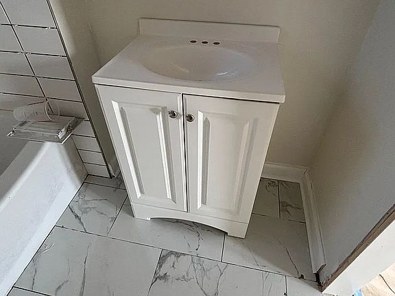 5th image of 545 W 62nd St #2