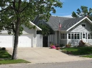 711 6th Ave N, Lewistown, MT 59457