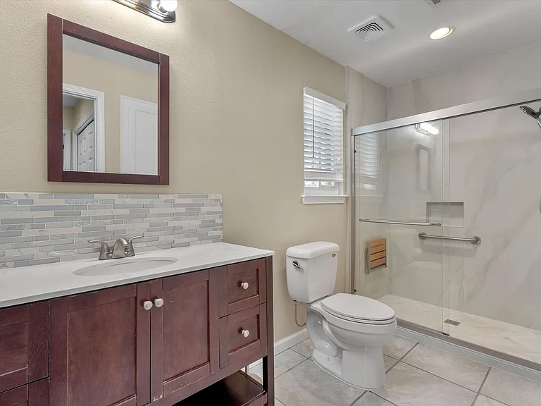6810 Deatonhill Dr #108 — Photo 14