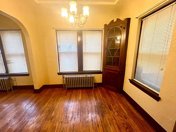 4th image of 4480 N Oakland Ave #101
