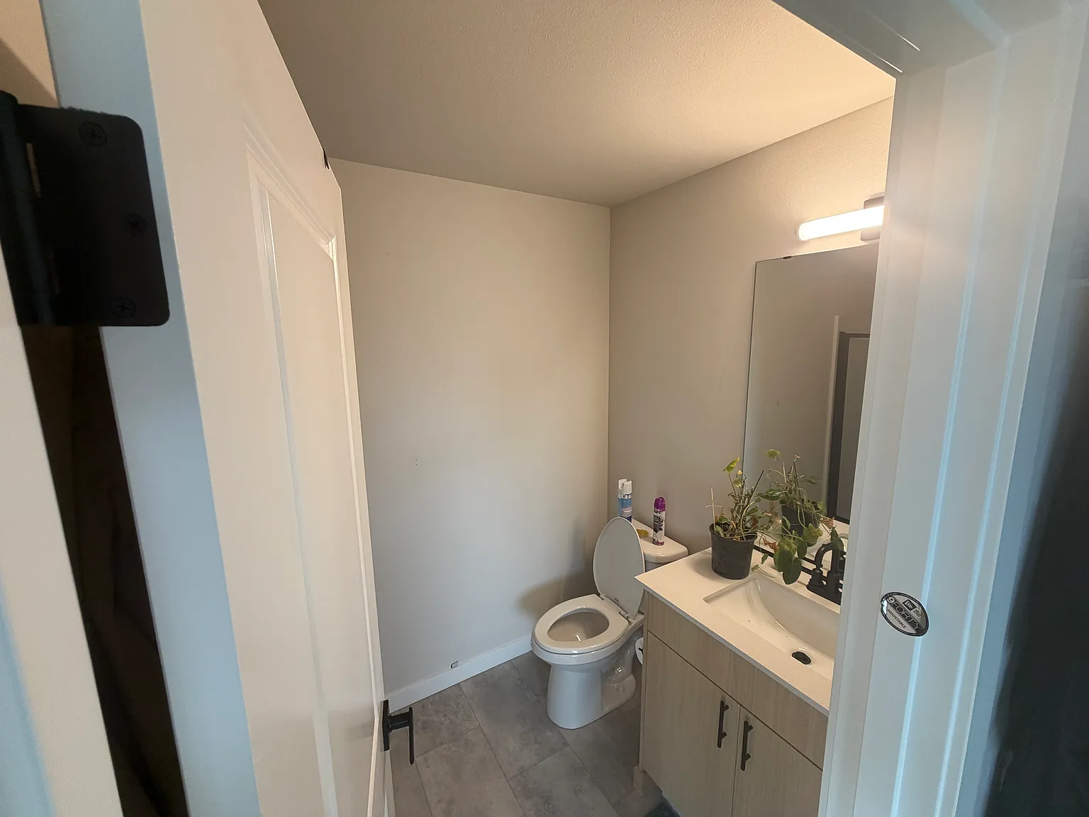 1 bed, 1900 sqft, $1,200 — Photo 2