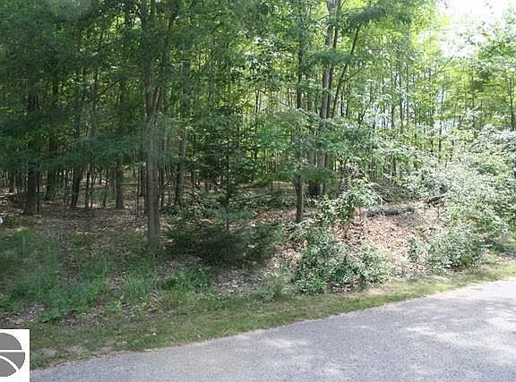 4th image of W Washington St