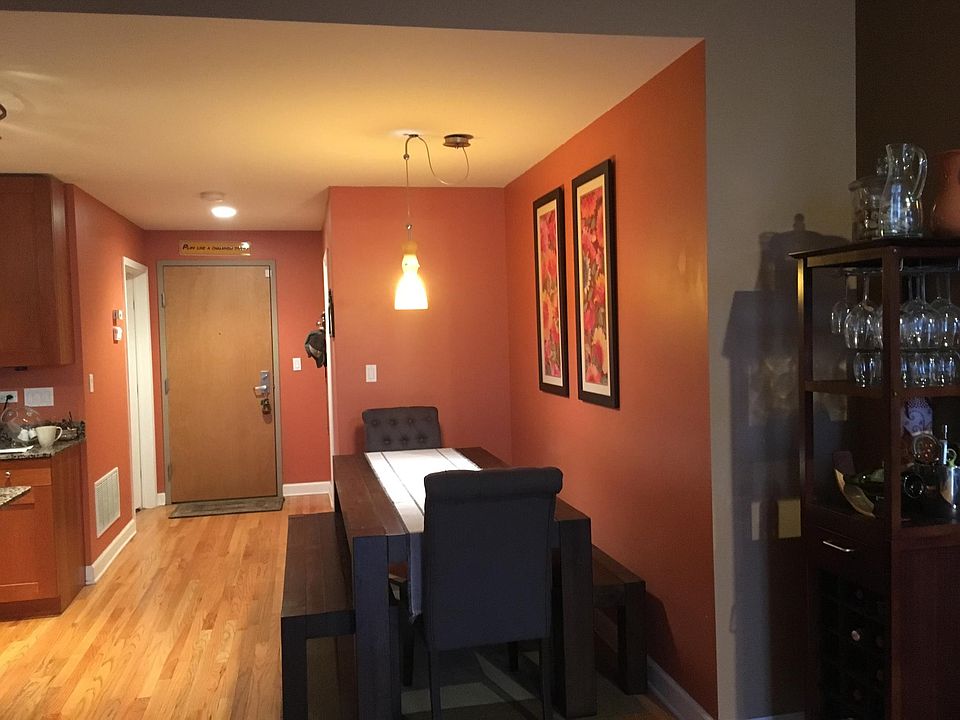 1st image of 837 S Western Ave Unit 301