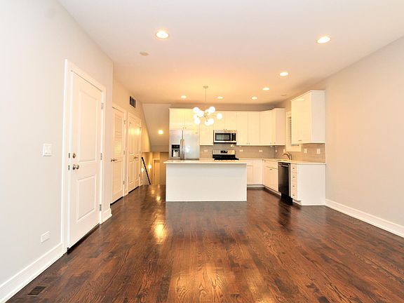 2nd image of 2408 W Cortland St APT 1E