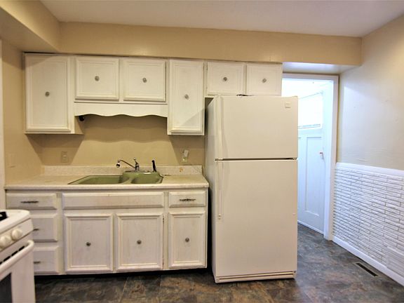 4th image of 408 W Columbia Ave