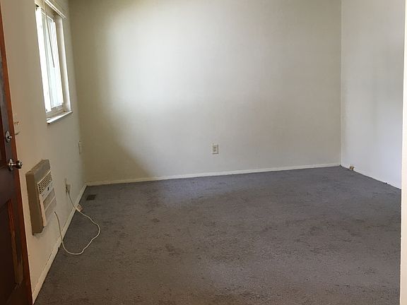 2nd image of 1649 Huffman Ave APT B