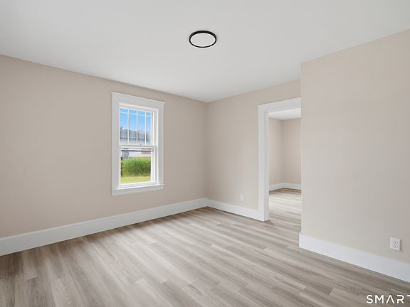 5th image of 9 Carpet Street