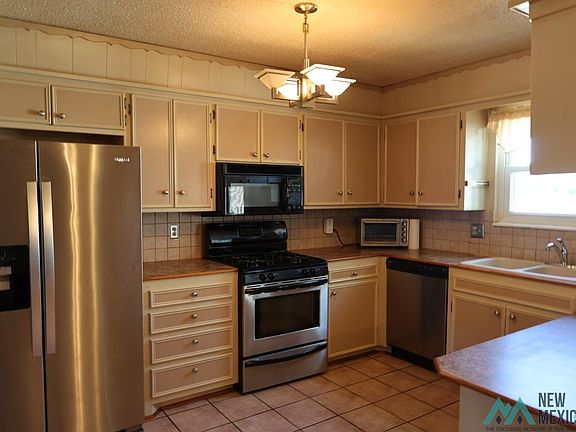 2nd image of 1108 Sandia Dr