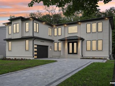187 Crest Dr, Paramus, NJ, 07652