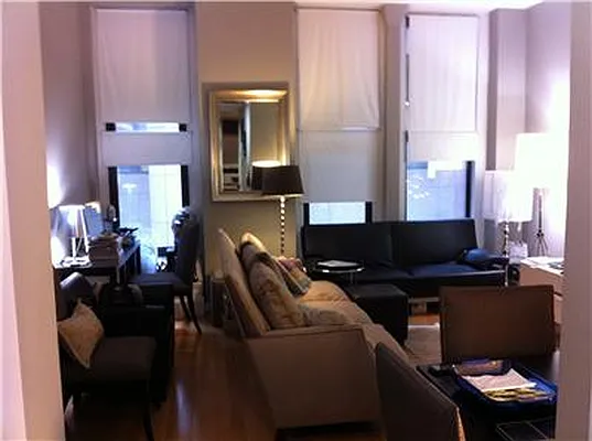 Rented by R New York | media 24