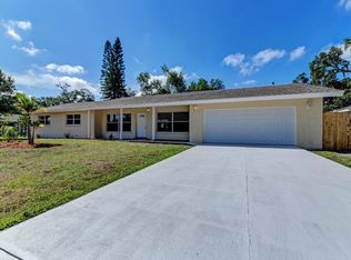 908 Danny Dr, Sarasota, FL 34243