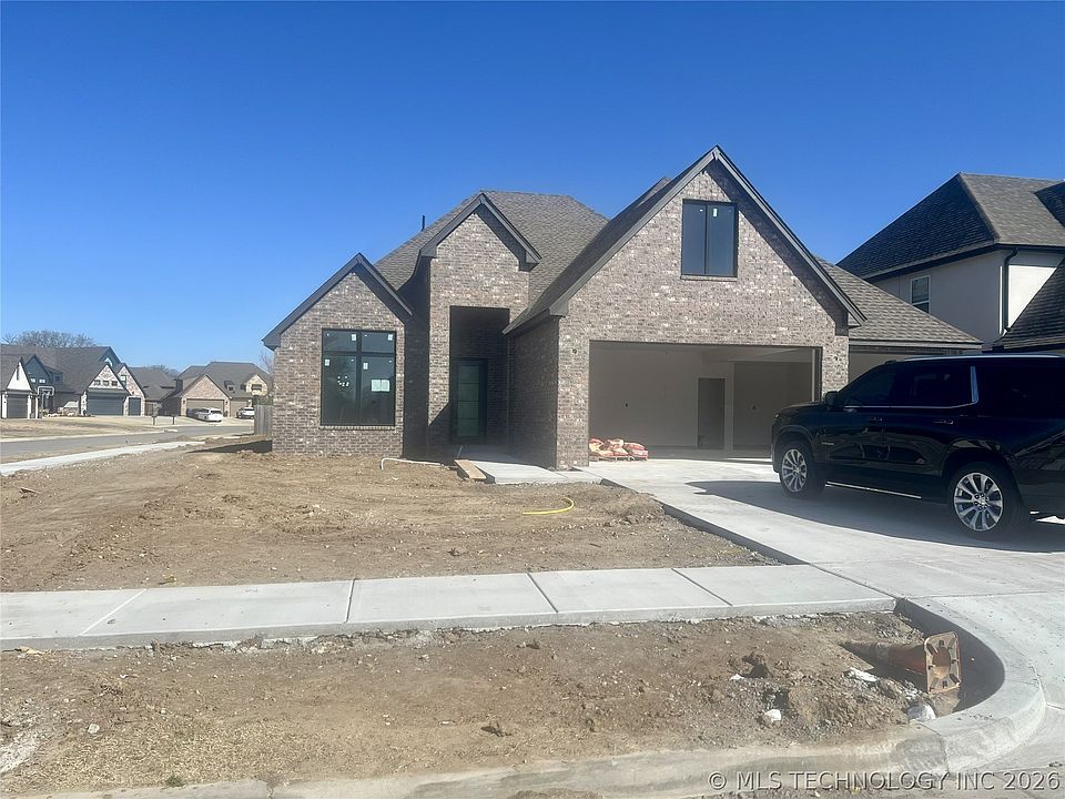 1st image of 6905 S Willow Ave