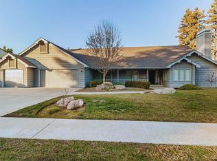 224 E Parkview Ave, Visalia, CA