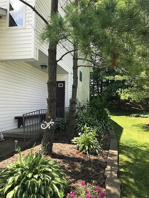 306 W Barrington Dr
