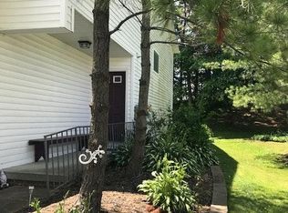 306 W Barrington Dr, Chardon, OH 44024