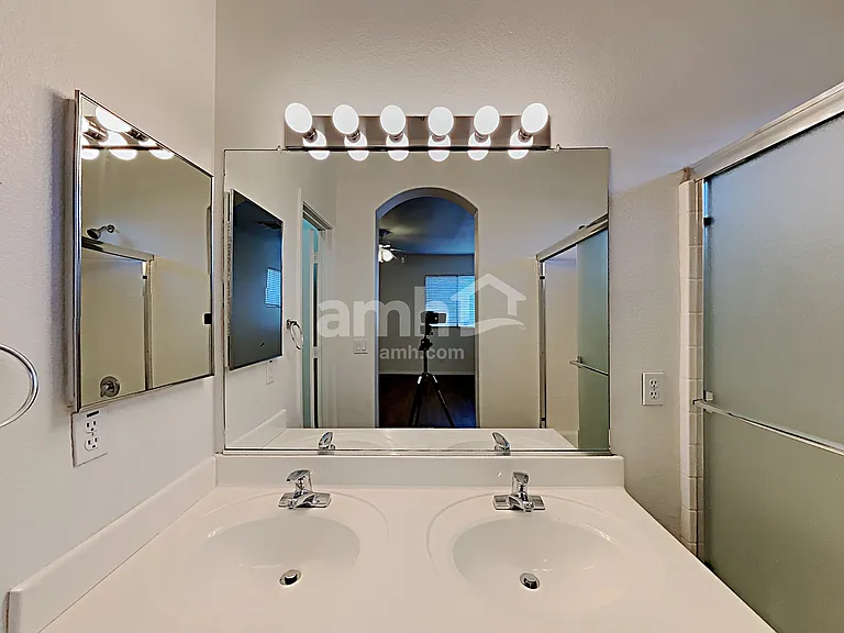 1231 S Amador — Photo 11
