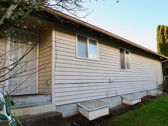 4th image of 5245-5247 Springcrest Dr S #5245
