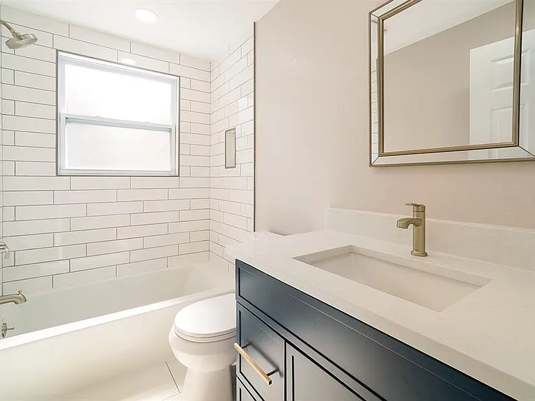 437 N Shine Ave — Photo 11