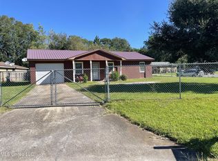 5619 Arrowhead Dr, Pascagoula, MS 39581