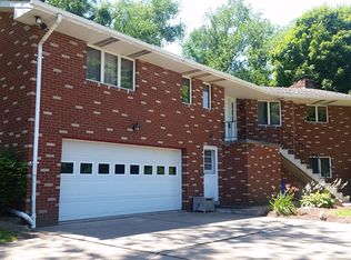 350 Country Club Rd, Washington, PA 15301