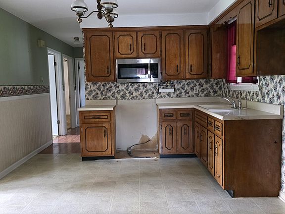5th image of 709 Inver Ln