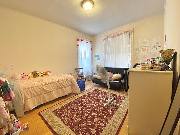 5th image of 1216 W Rosemont Ave #1214-1