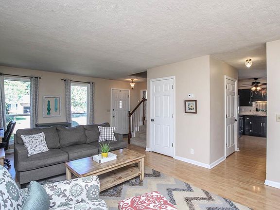 4th image of 1510 Ashlawn Dr