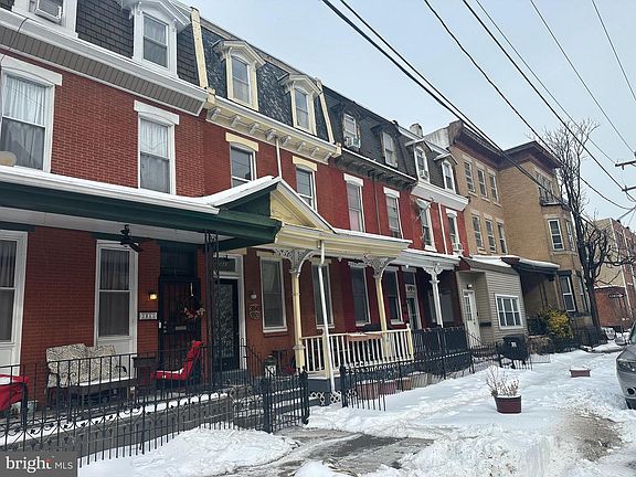 2nd image of 3843 Baring St