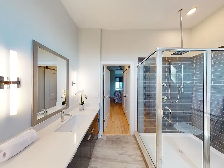 1070 Kenilworth Ave — Photo 22