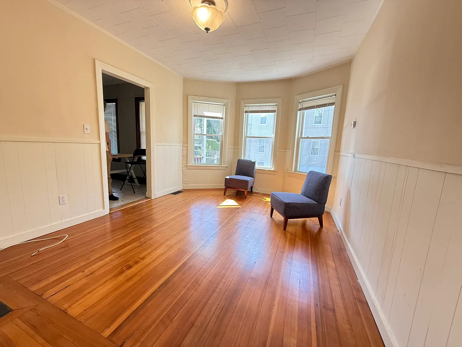 3 bed, 1000 sqft, $2,800 — Photo 3