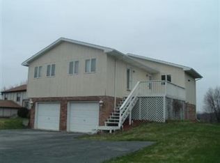1028 N Lake Shore Dr, Crown Pt, IN 46307