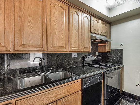 3rd image of 11015 Kittridge St APT 126