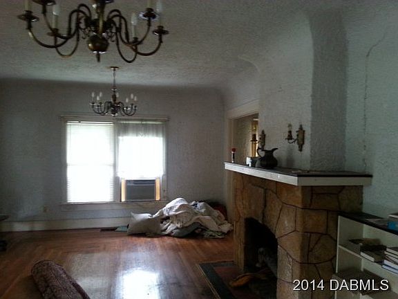 2nd image of 934 Hartford Ave