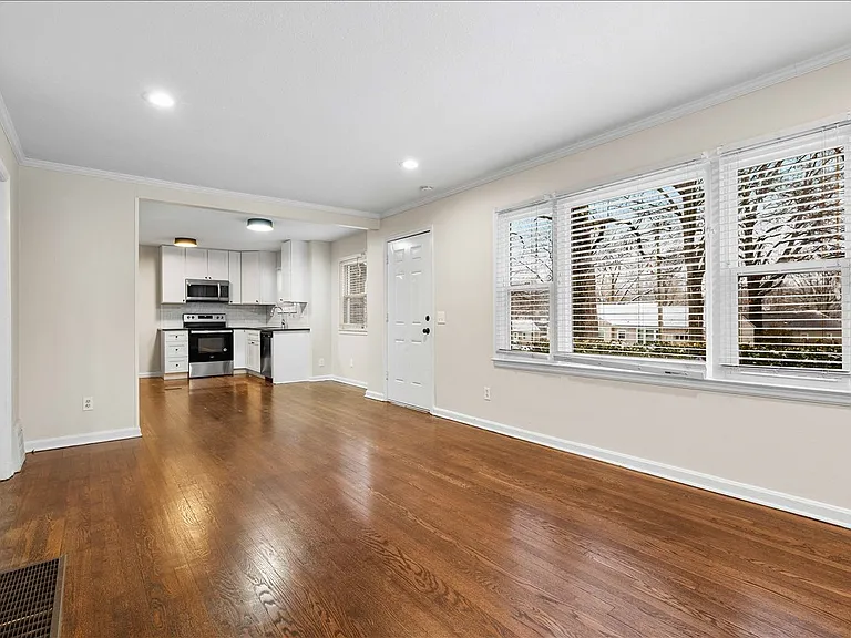5332 Cedar St — Photo 16