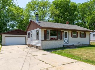 412 Gilbertville Rd, Elk Run Heights, IA 50707