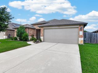 3210 Specklebelly Dr, Baytown, TX 77521
