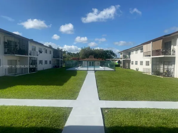 9520 SW 8th St APT 118, Miami, FL 33174