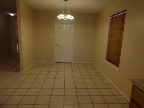 3rd image of 2405 Annette Ave