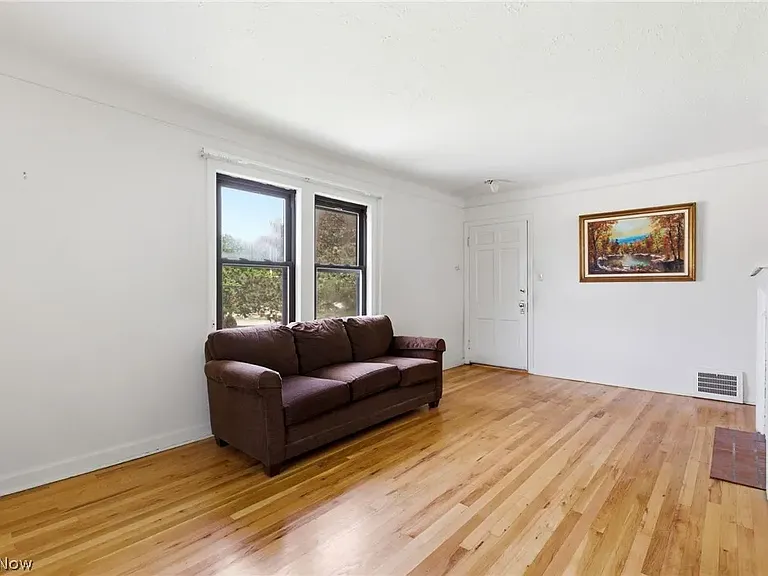 2261 Warren Rd #UP — Photo 6